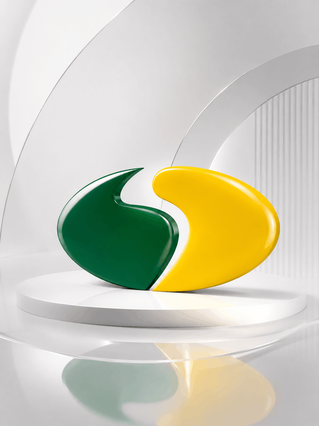 Consultora de seguros em atendimento